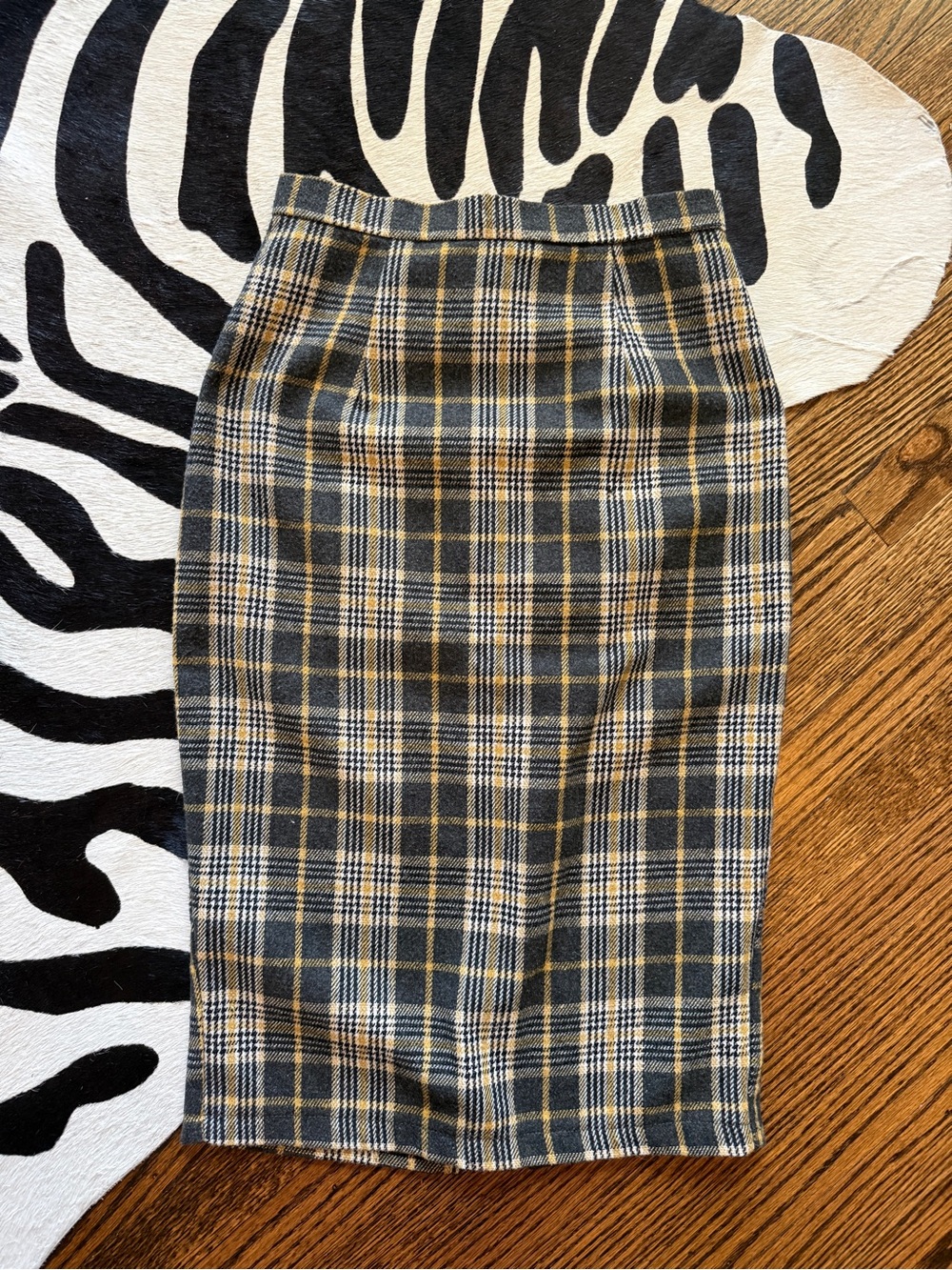 Tailor & Twirl Plaid Pencil Skirt in Gray and Tan